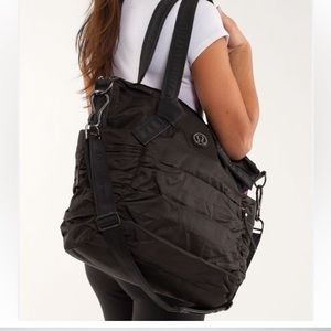 Lululemon Triumphant Tote